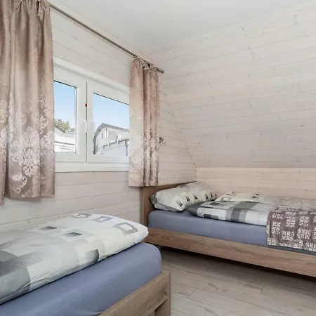 Kotwica-pobierowo Bukowa 1 ポビエロボ