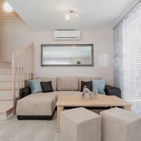 Kotwica-pobierowo Bukowa 1 * ポビエロボ