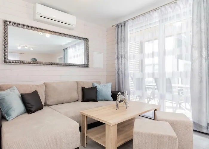 Kotwica-pobierowo Bukowa 1 * 波别罗沃