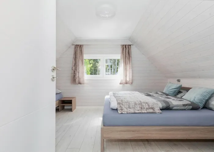 Kotwica-pobierowo Bukowa 1 * 포비에로보